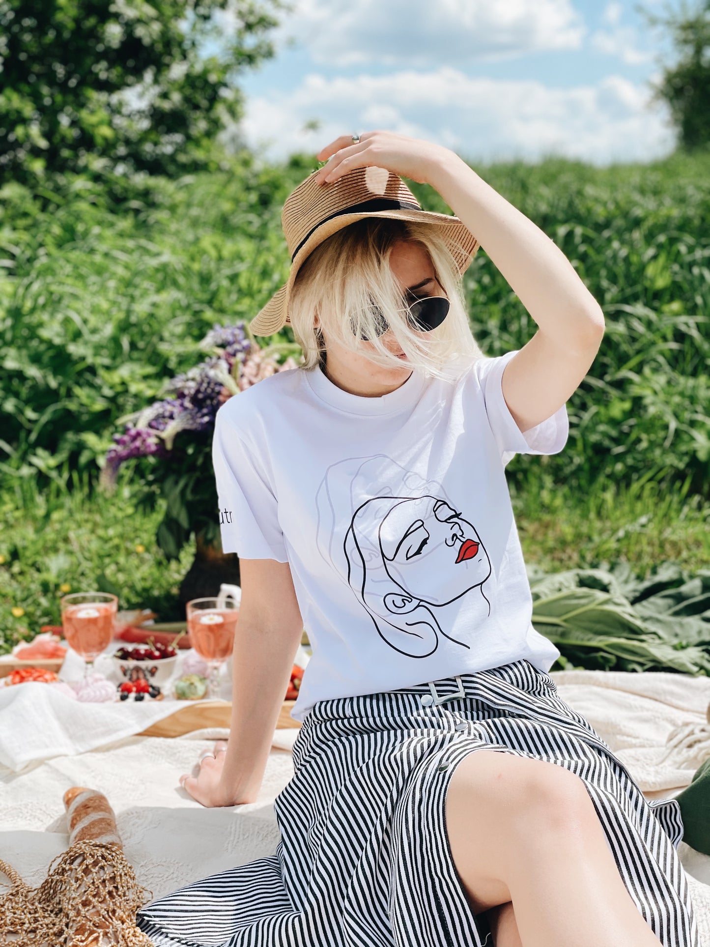 T-shirt "THINKING ABOUT YOU - RED LIPS"